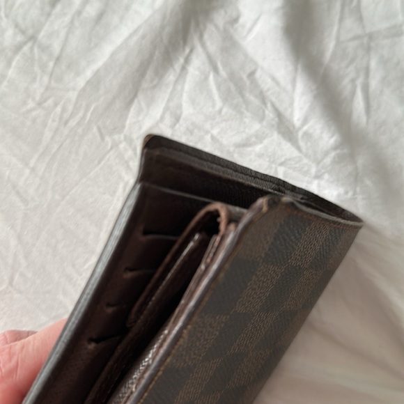 LV Damier Wallet - Picture 13 of 15